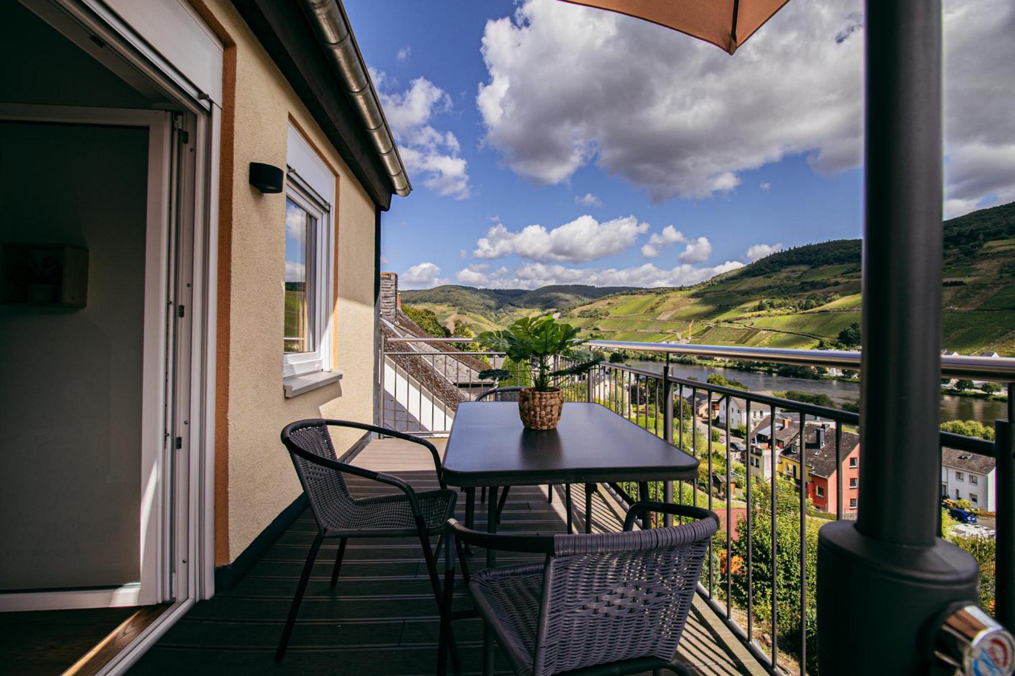 Sky Apartment, Blick Zur Mosel, Grosser Balkon, Kaffeemaschine, Smart Tv Целль-ан-дер-Мозель Экстерьер фото